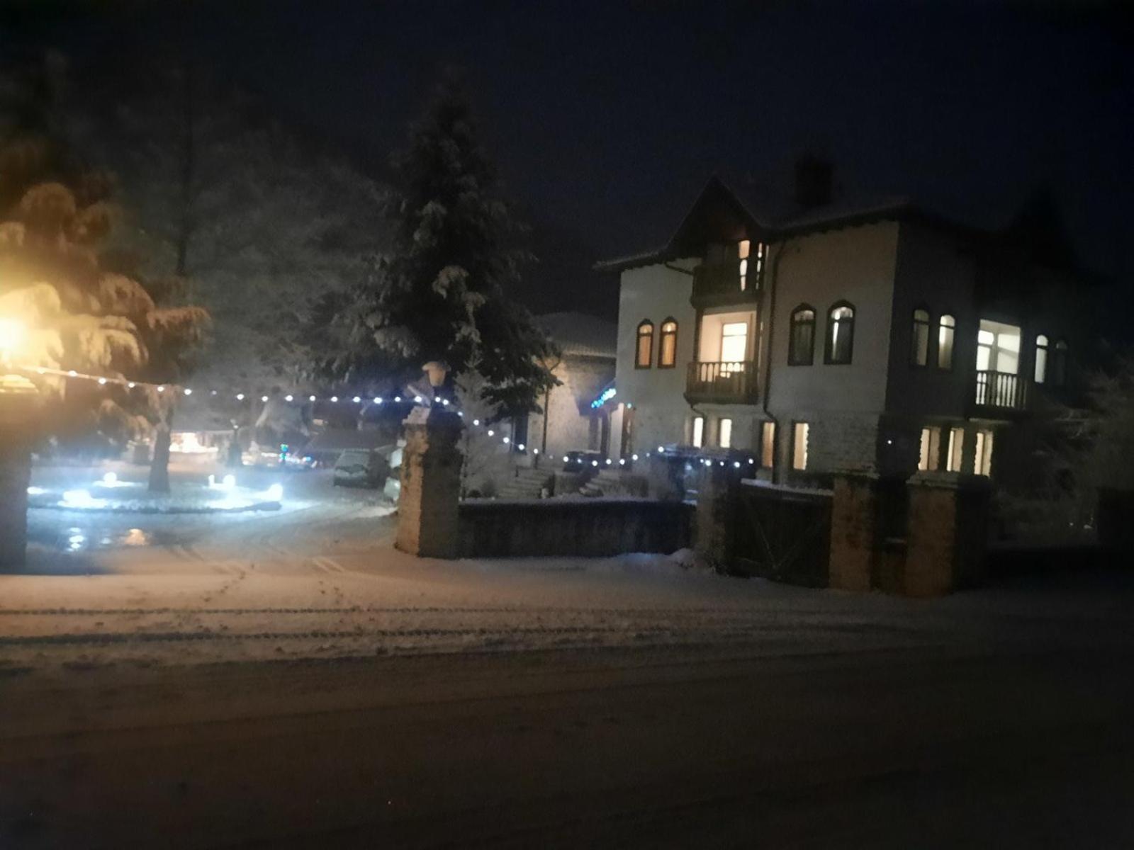 Парк - Хотел Макензен Melnik  Buitenkant foto