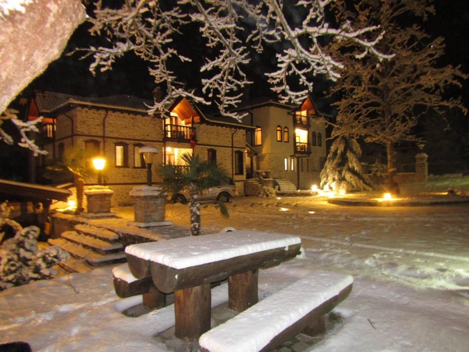 Парк - Хотел Макензен Melnik  Buitenkant foto