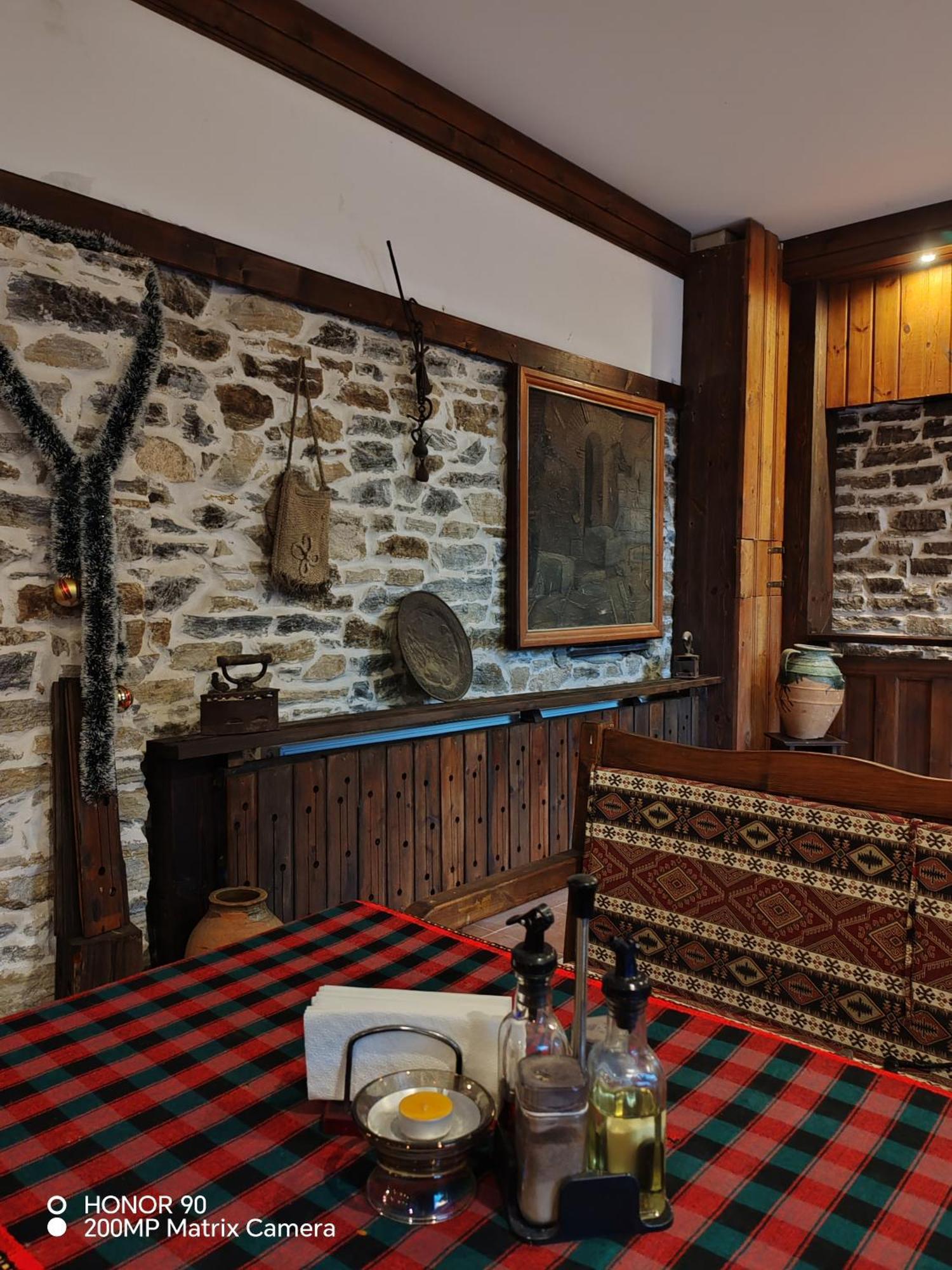 Парк - Хотел Макензен Melnik  Buitenkant foto
